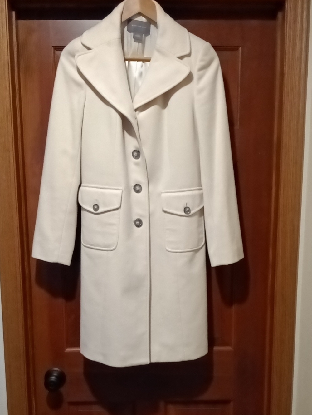 Ann Taylor Wool-Blend Cream Women's Coat - Classic Single-Breasted Design